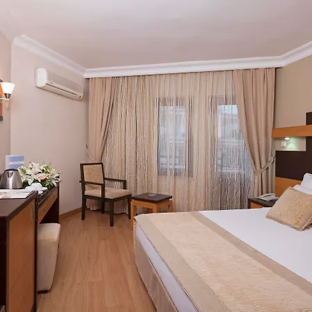 Kandelor Hotel