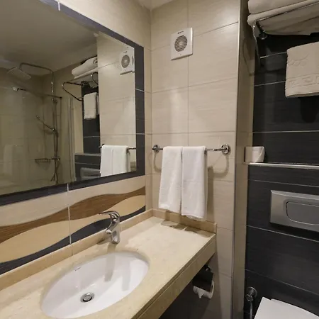 Kandelor Hotel 4*