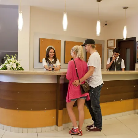 坎德洛尔酒店 酒店