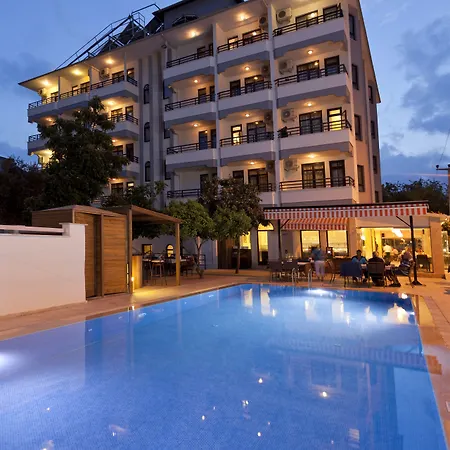 坎德洛尔酒店 4* 阿拉尼亚