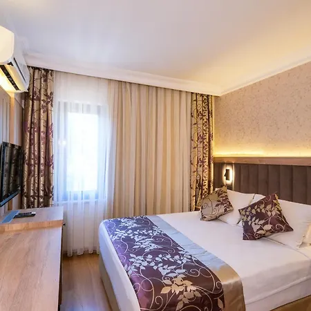 Otel Kandelor 4*